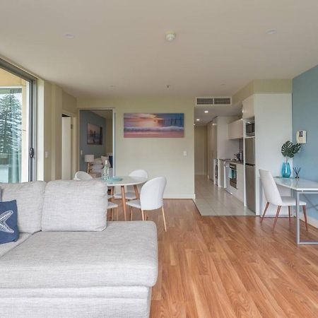 Beachside Luxury Apartments One&Two Bedroom in Beachfront Oaks Pier Building Glenelg Exterior foto