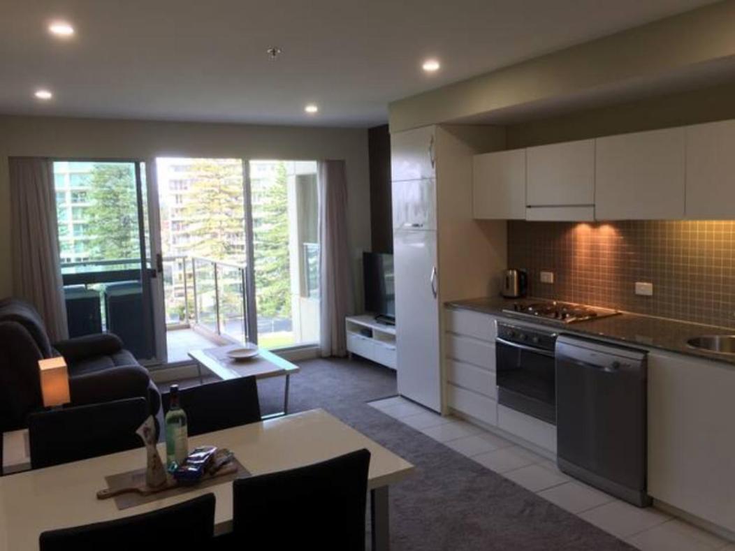 Beachside Luxury Apartments One&Two Bedroom in Beachfront Oaks Pier Building Glenelg Exterior foto