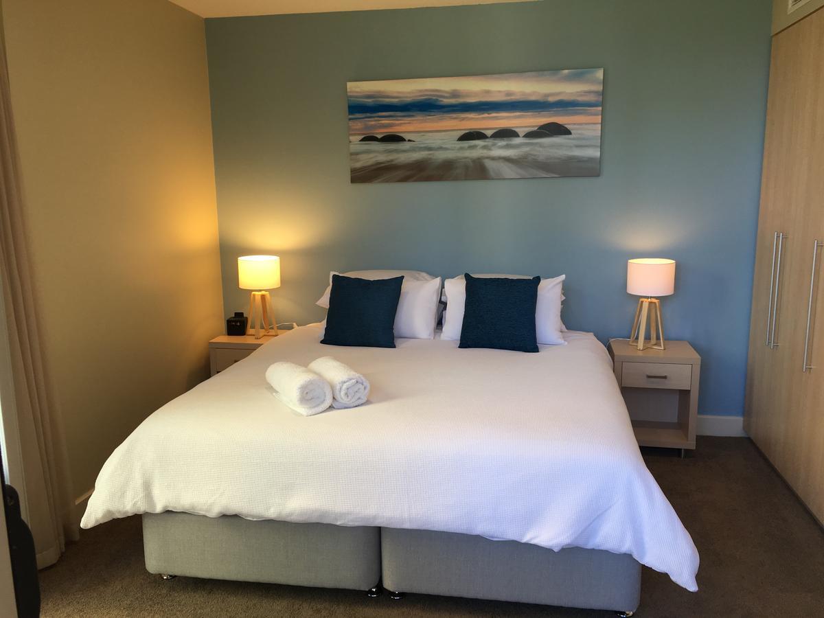 Beachside Luxury Apartments One&Two Bedroom in Beachfront Oaks Pier Building Glenelg Exterior foto