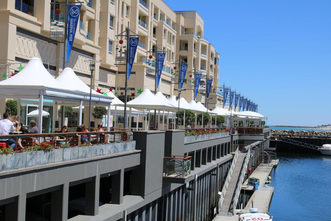 Beachside Luxury Apartments One&Two Bedroom in Beachfront Oaks Pier Building Glenelg Exterior foto
